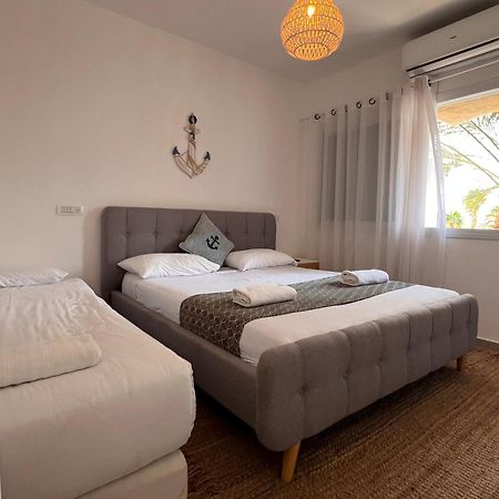 King Of The Dead Sea By Crown Apartment Neve Zohar Exterior photo